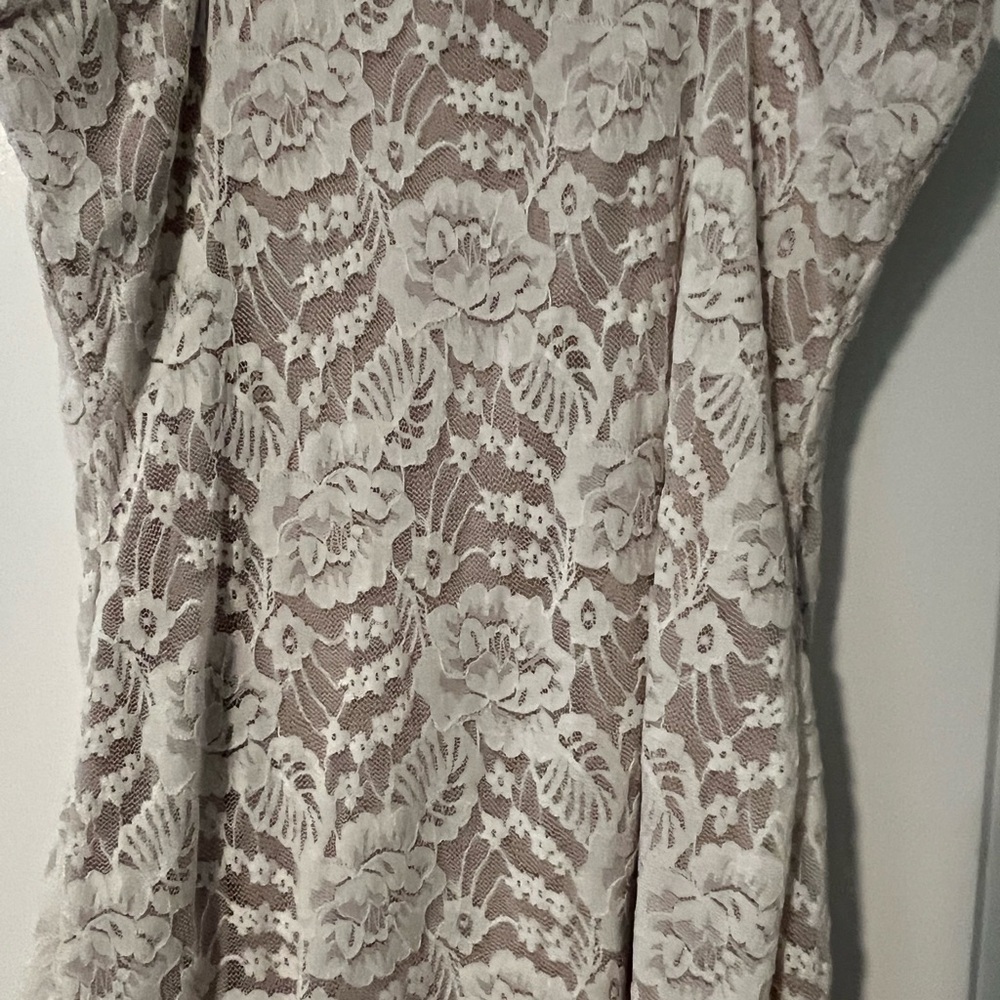 Express Best Loved Lace Tank Ivory Medium - Picture 4 of 6